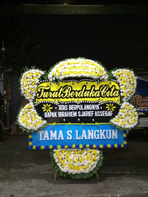 Papan Bunga Duka di Kototuo Limokampuang